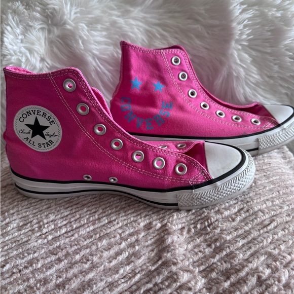 Converse Women’s Hot Pink High-Top Sneakers with Teal Stars and writing - Picture 2 of 9